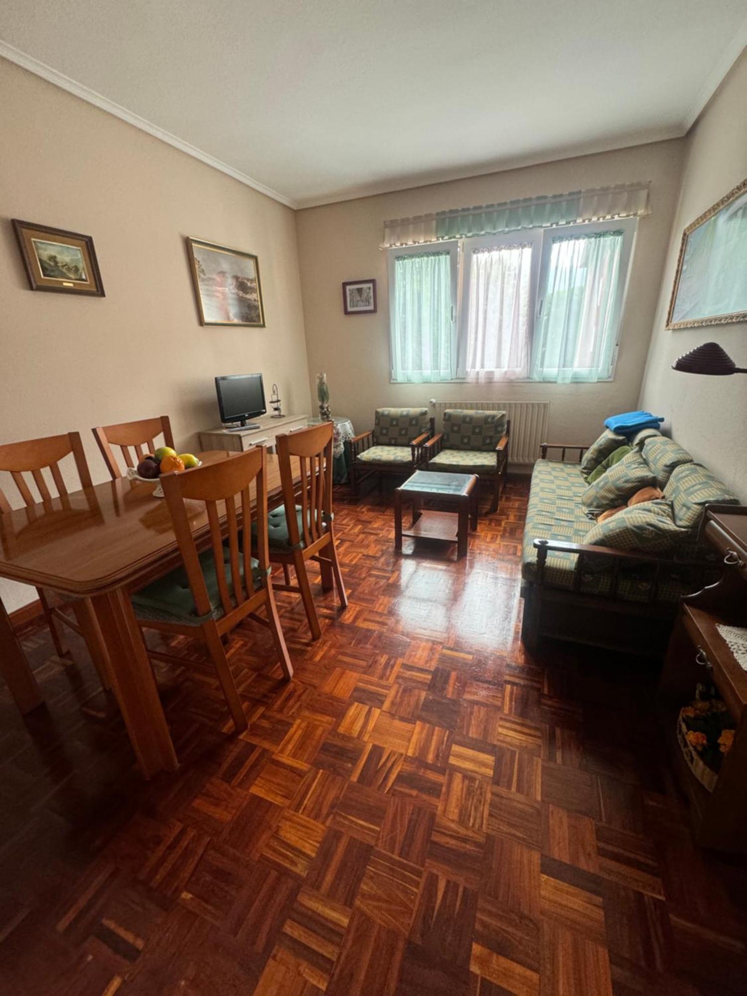 Apartamento En Llanes Con Plaza De Garaje Cubierta Exterior photo